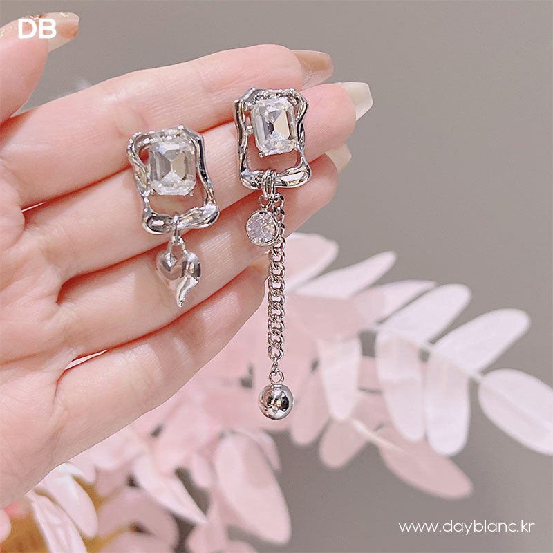 Captivated Love (Earring)