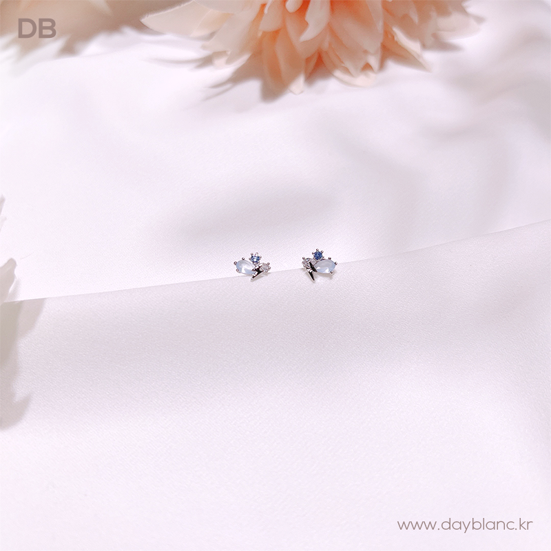 Lightning Love (Earring)