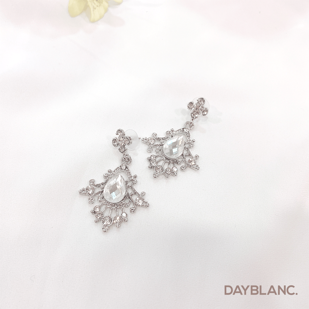 Queen of Snow (Earring) - DAYBLANC