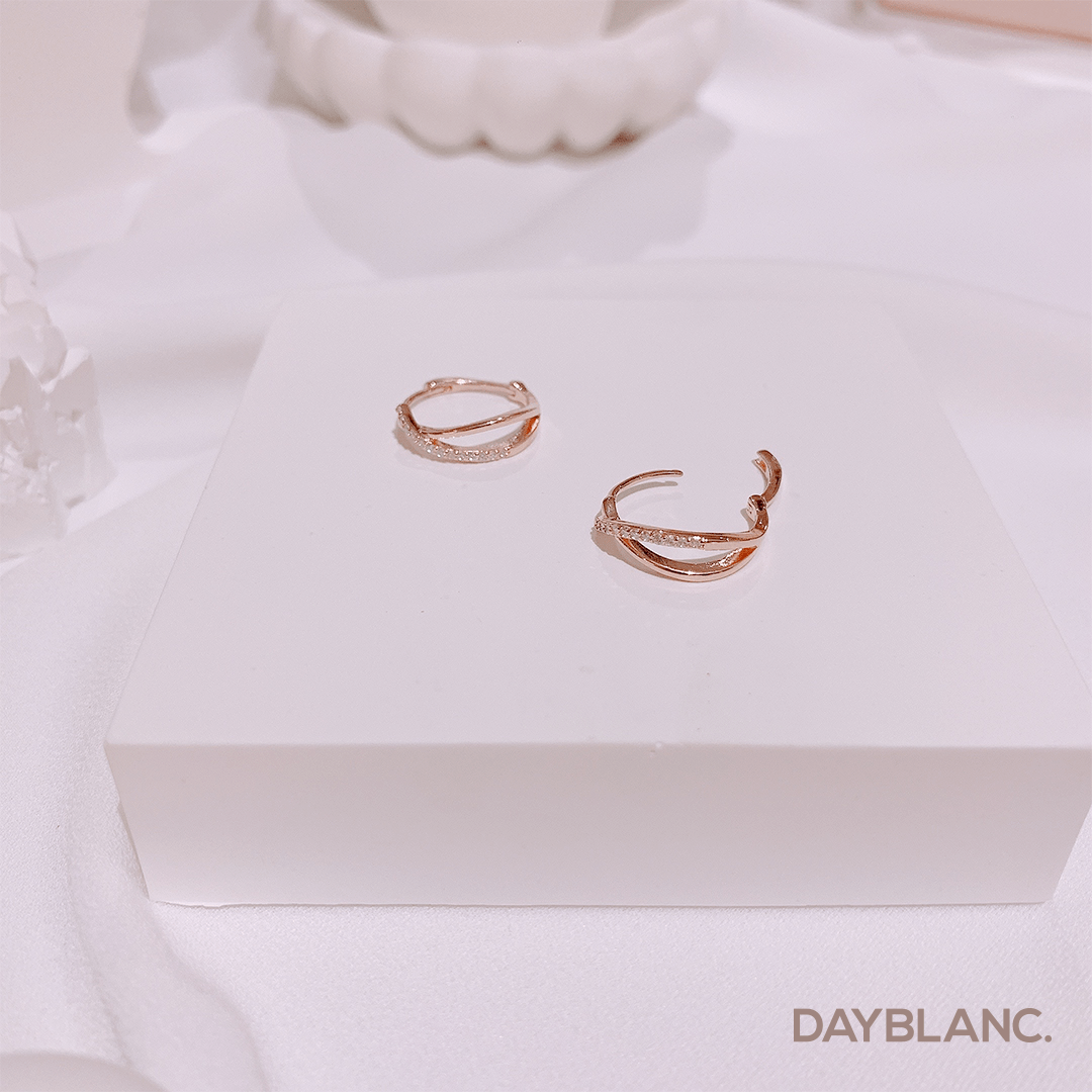 Classic Touch (Earring) - DAYBLANC