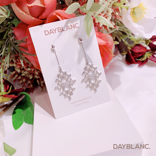 Frozen Heart (Earring) - DAYBLANC