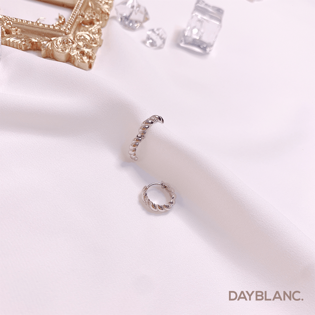 Glow Up (Earring) - DAYBLANC