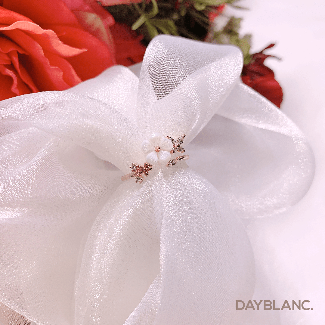 Seashell Flower (Ring) - DAYBLANC