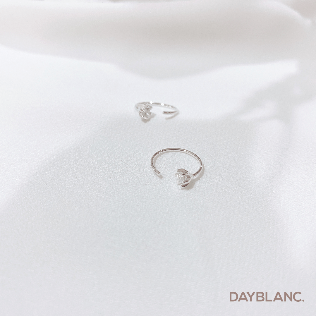 Classic Point (Earring) - DAYBLANC