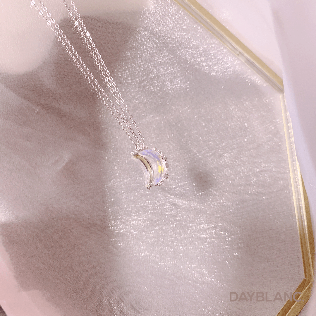 Autumn Moonlight (Necklace) - DAYBLANC