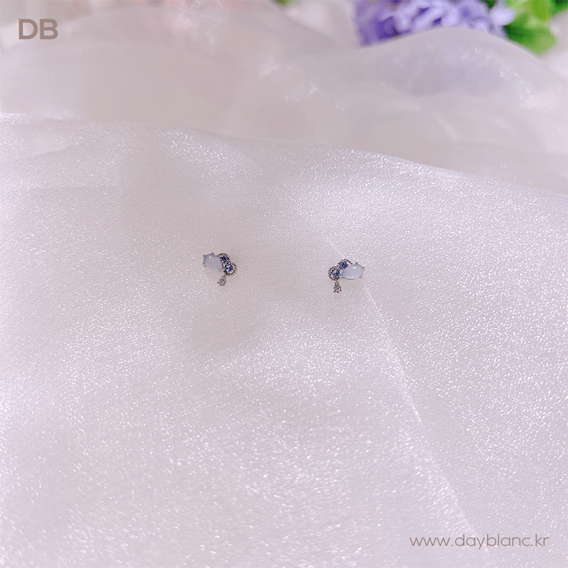 Tear of Cloud (Earring)