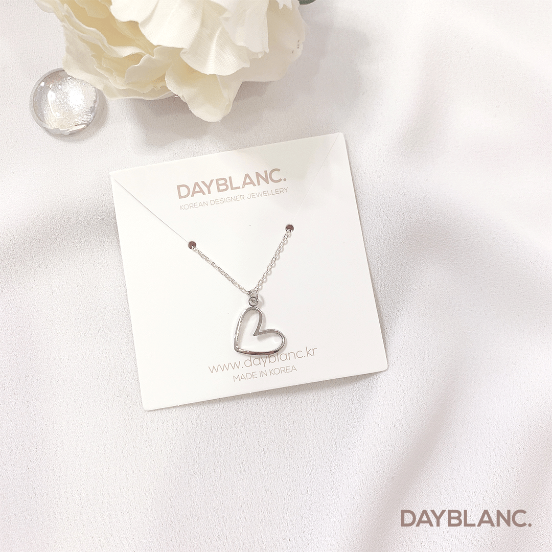 Line Heart (Premium Necklace) - DAYBLANC