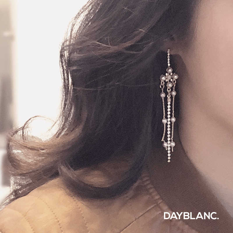 Blanc Orchid (Earring) - DAYBLANC