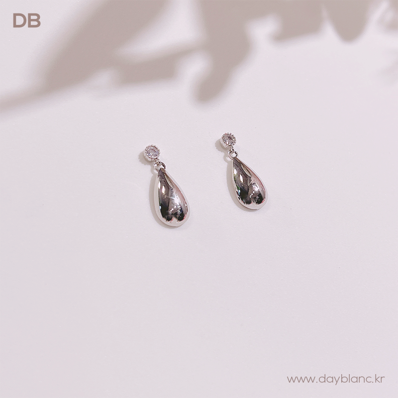 Gleaming Rain (Earring)