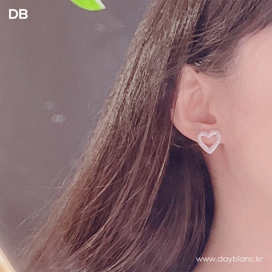 Hearts Aflutter (Earring)