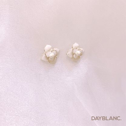 White Blossom (Earring) - DAYBLANC