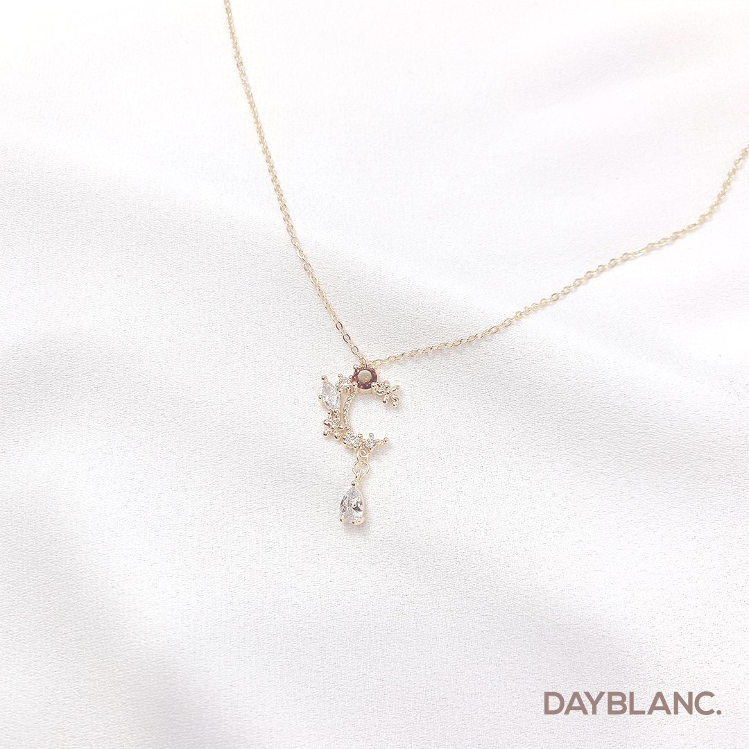 Fairy Crescent Necklace (Premium) - DAYBLANC