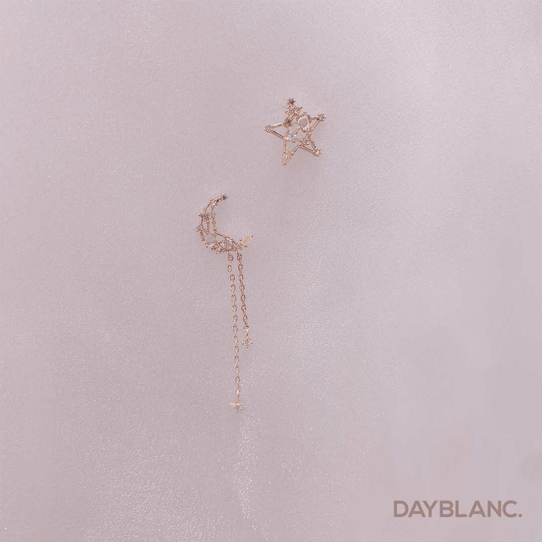 Dream of Star (Earring) - DAYBLANC