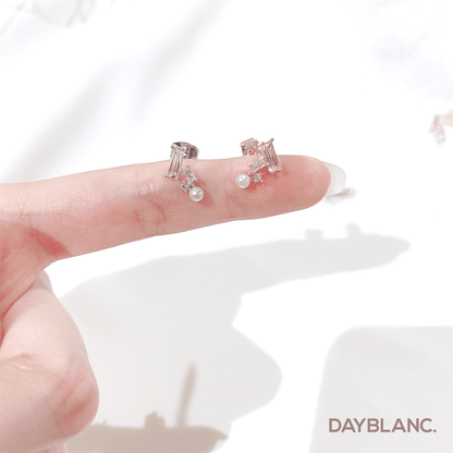 Ice Fragment (Earring) - DAYBLANC