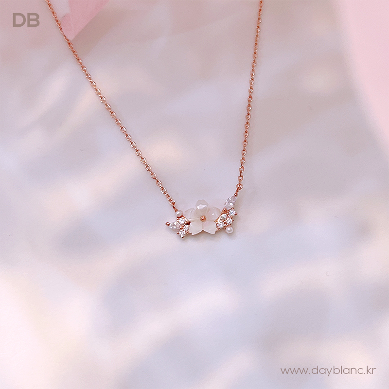 Blossom Love (Necklace)