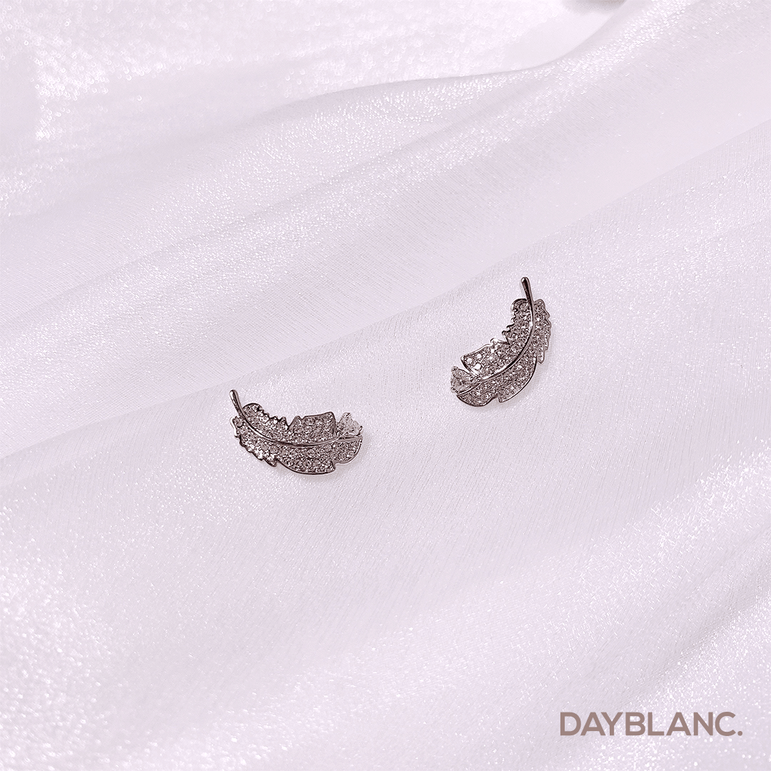Feather of Swan (Earring) - DAYBLANC