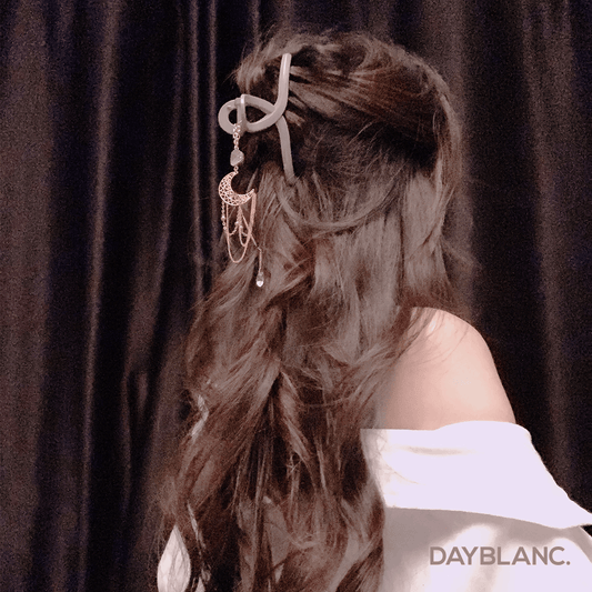 Plot Twist (Hair clip) - DAYBLANC