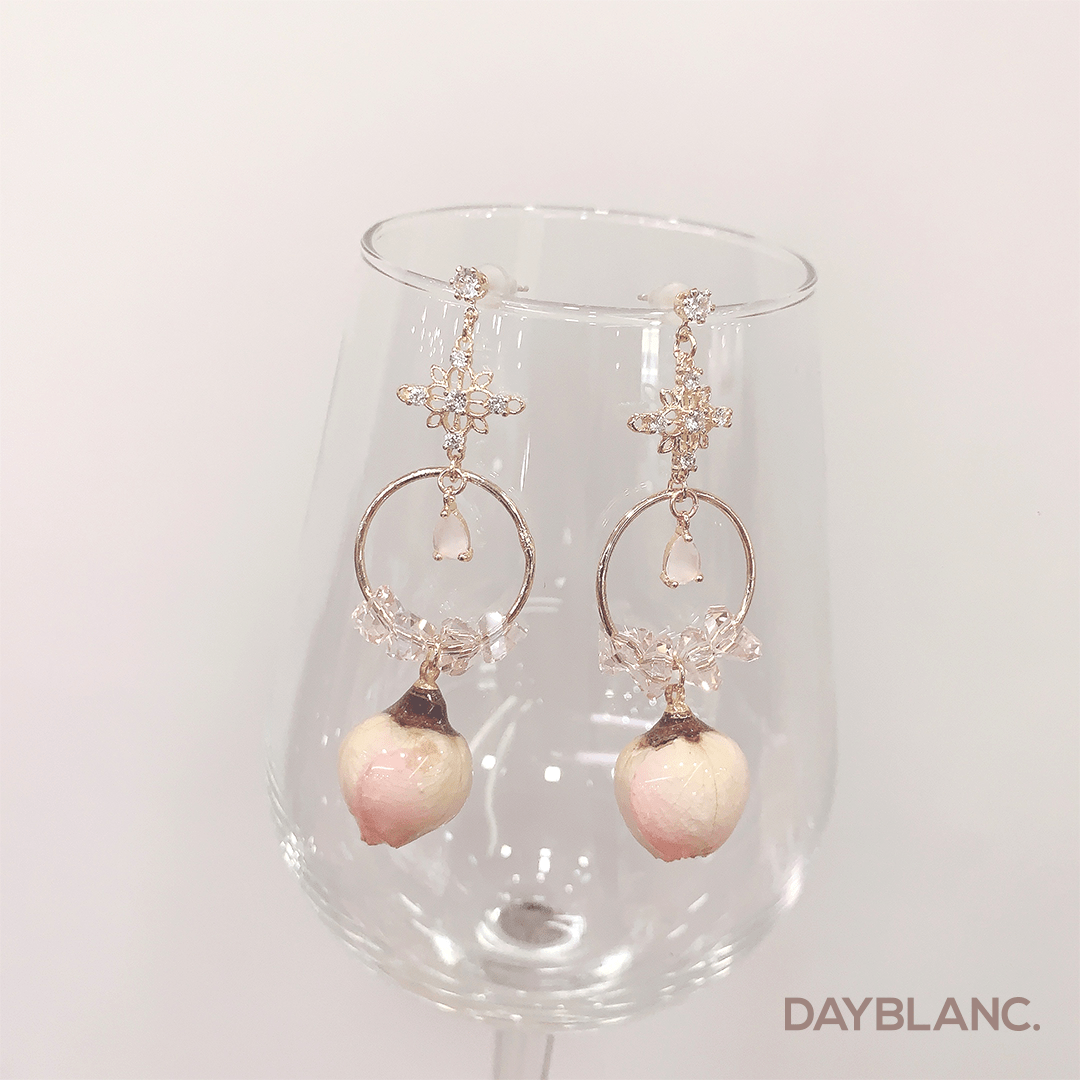 Peach Flower 복숭아 꽃 (Premium Earring) - DAYBLANC