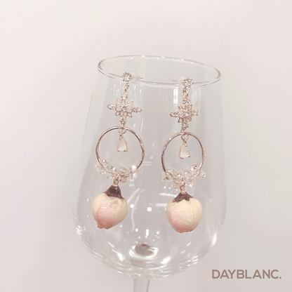 Peach Flower 복숭아 꽃 (Premium Earring) - DAYBLANC