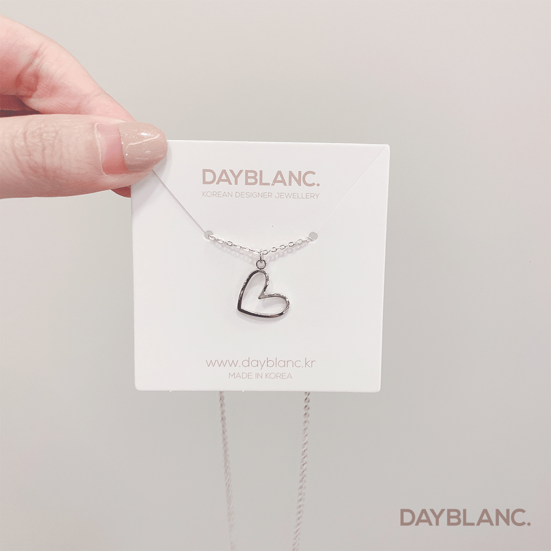 Line Heart (Premium Necklace) - DAYBLANC