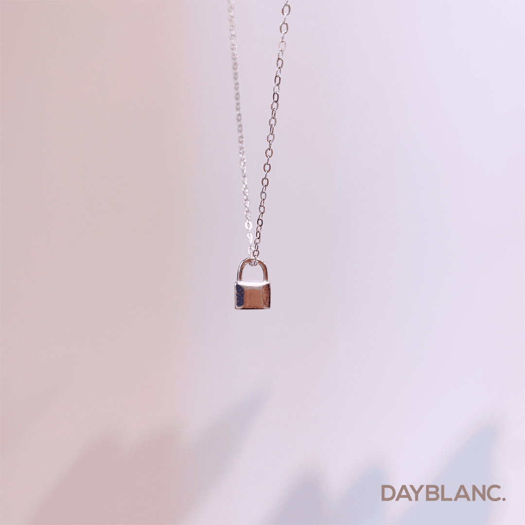Secret Love (Necklace) - DAYBLANC