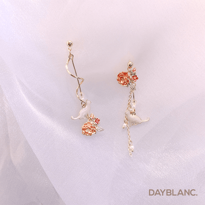Camellia Hill (Earring) - DAYBLANC