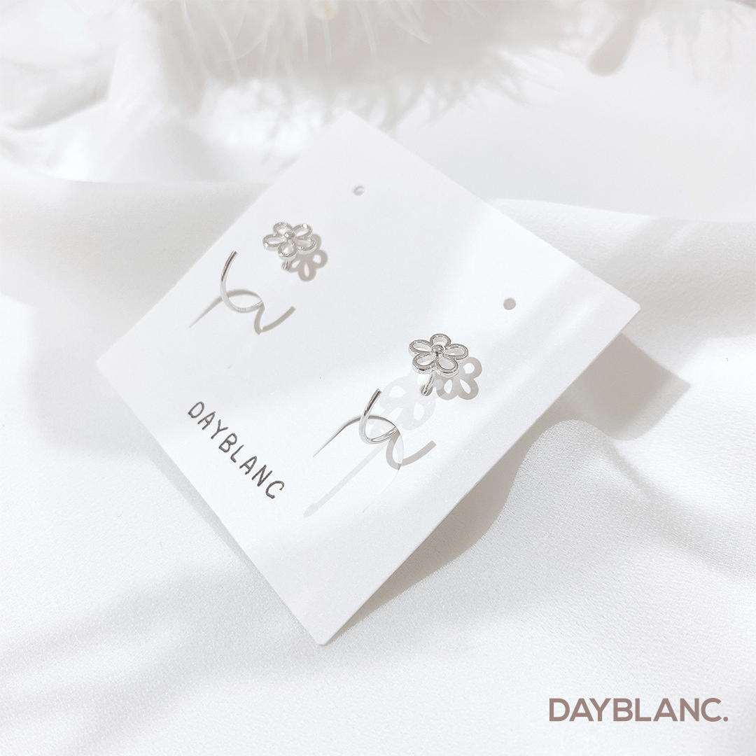 Classic Point (Earring) - DAYBLANC