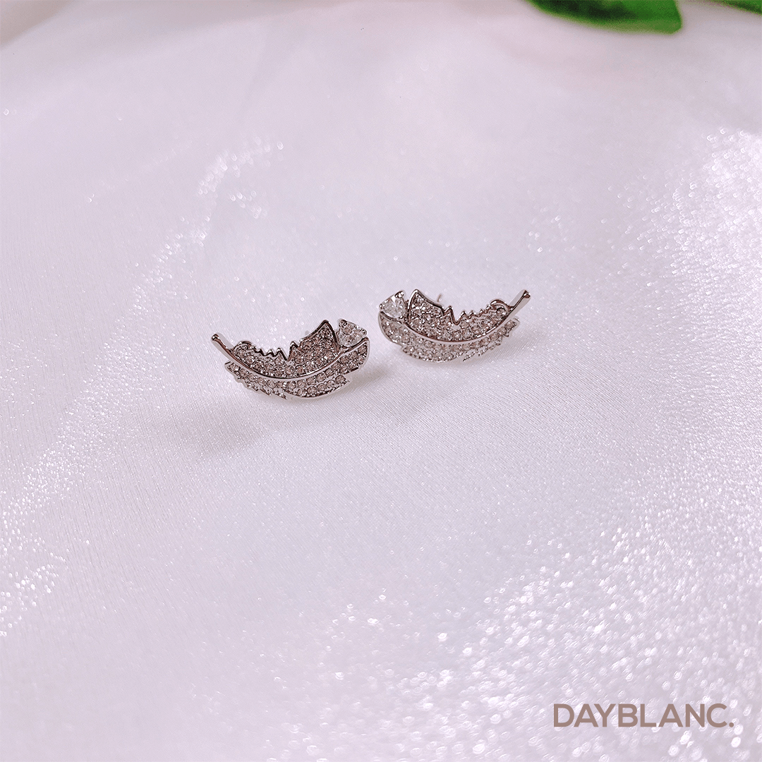 Feather of Swan (Earring) - DAYBLANC