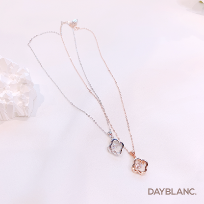 Pounding Clover (Premium | Necklace) - DAYBLANC