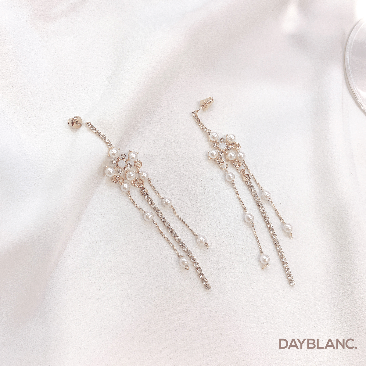 Blanc Orchid (Earring) - DAYBLANC