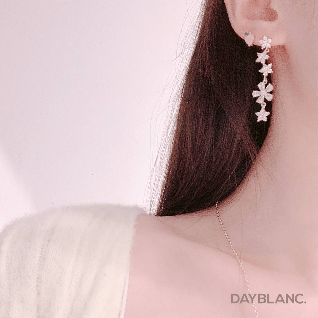Starlight Blossom (Earring) - DAYBLANC