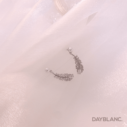 Elegance Touch (Earring) - DAYBLANC