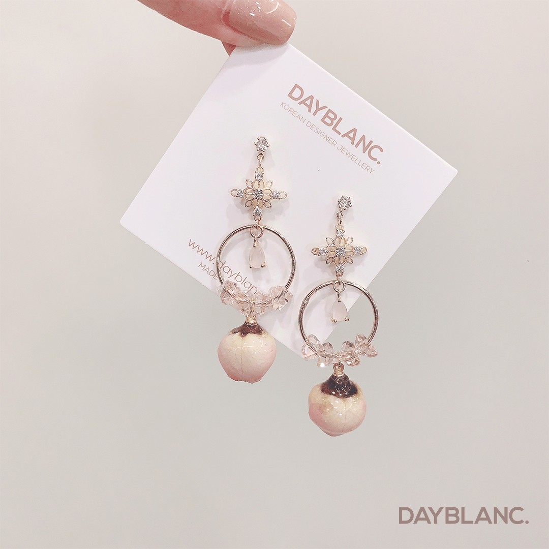 Peach Flower 복숭아 꽃 (Premium Earring) - DAYBLANC