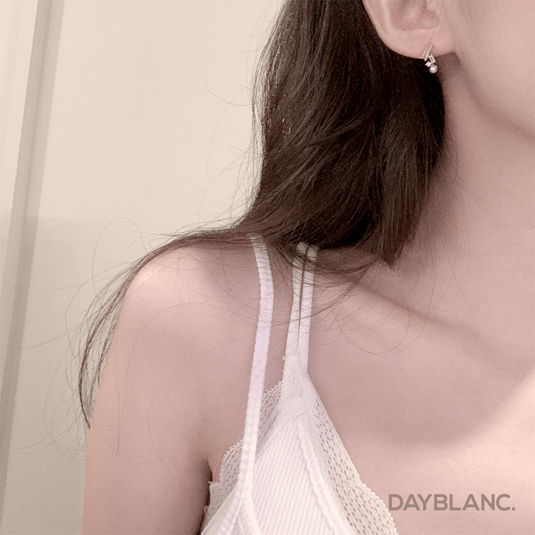 Ice Fragment (Earring) - DAYBLANC